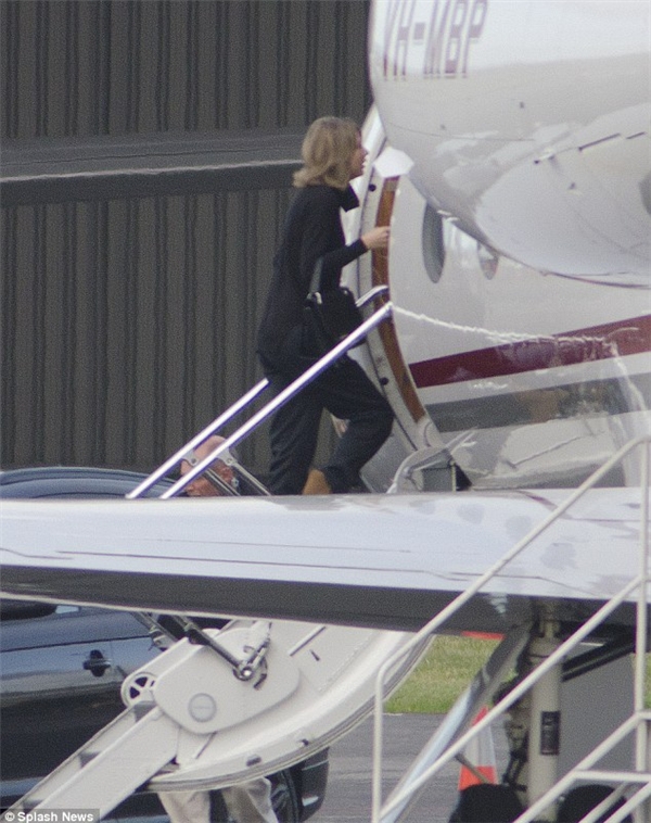 
Một số hình ảnh Taylor tại sân bay Úc để đến New Zealand.